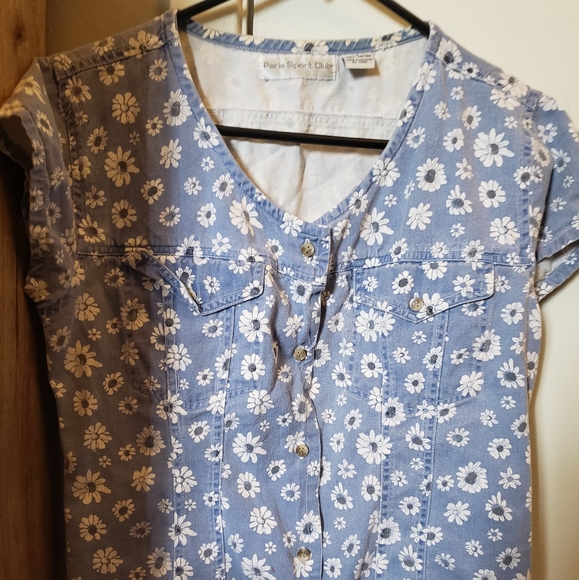 Retro Floral Buttom Up Top - Picture 1 of 3